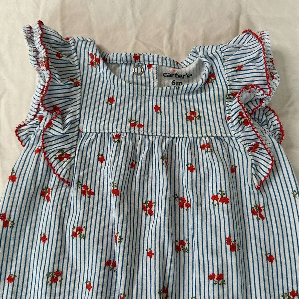 Carter’s Bundle of 2 baby girl size 6 month rompers. Both are in GREAT CONDITION